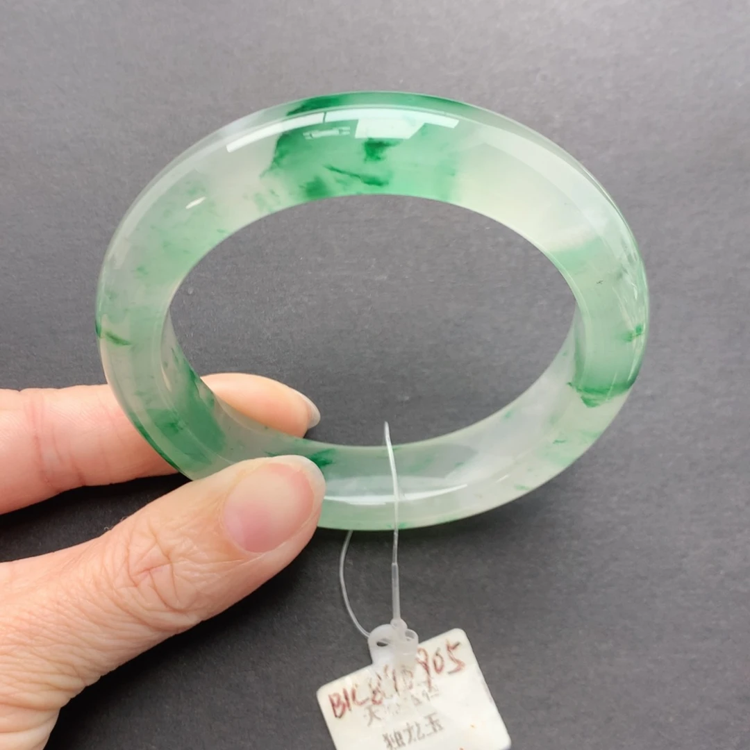 未镶嵌手镯石英质玉