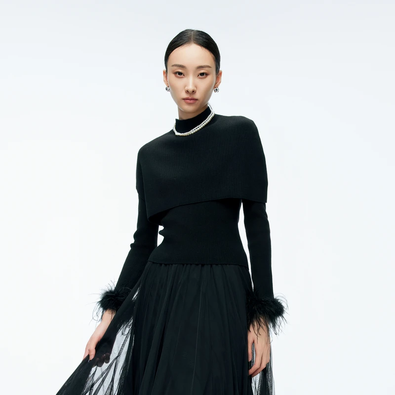 婉甸2025年冬季新品黑色/慕斯红V领披肩两件套毛织1244W02JN1