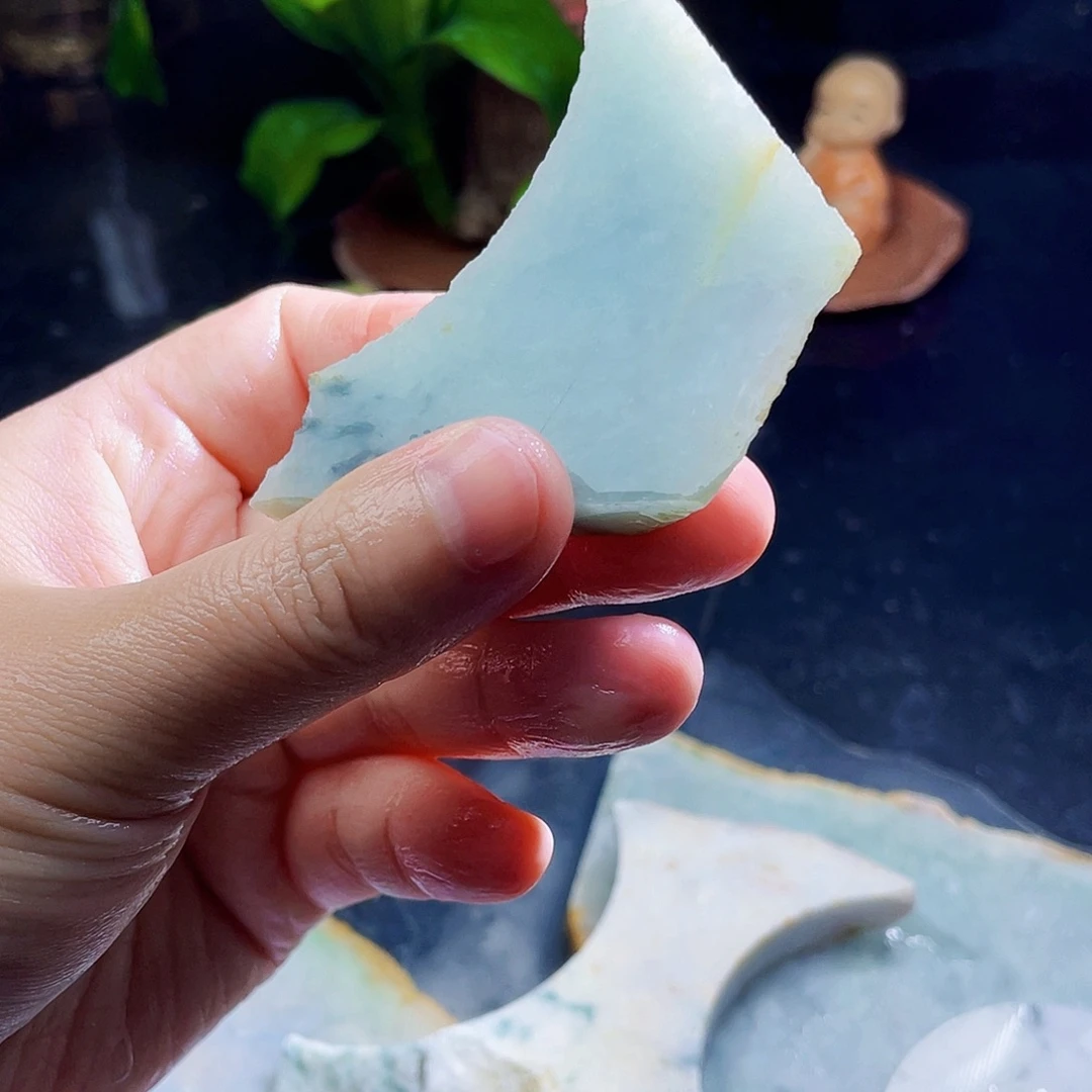 翡翠未镶嵌颈饰毛料34