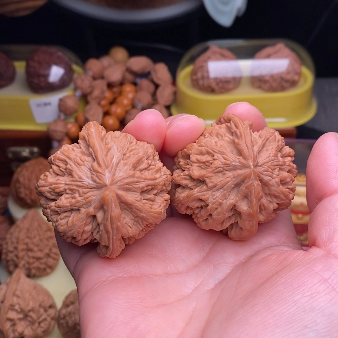 文玩核桃吊坠47大粗筋