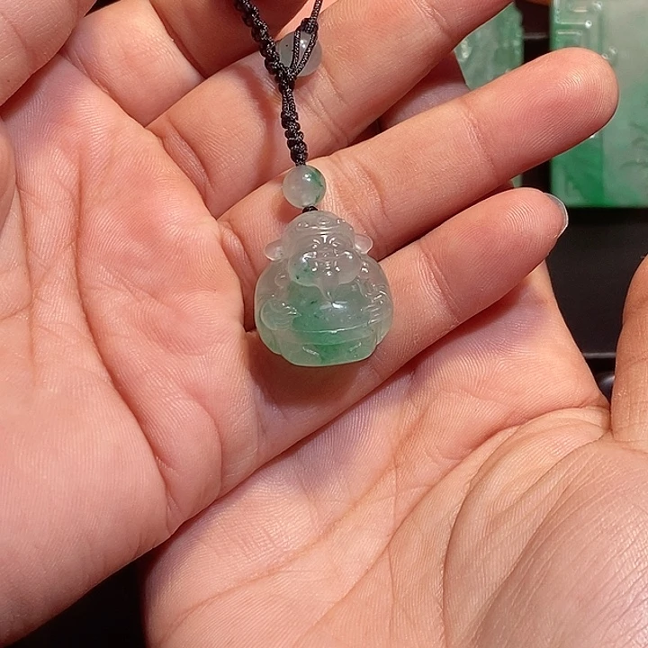 定制石英质玉（非洲翠）未镶嵌挂件