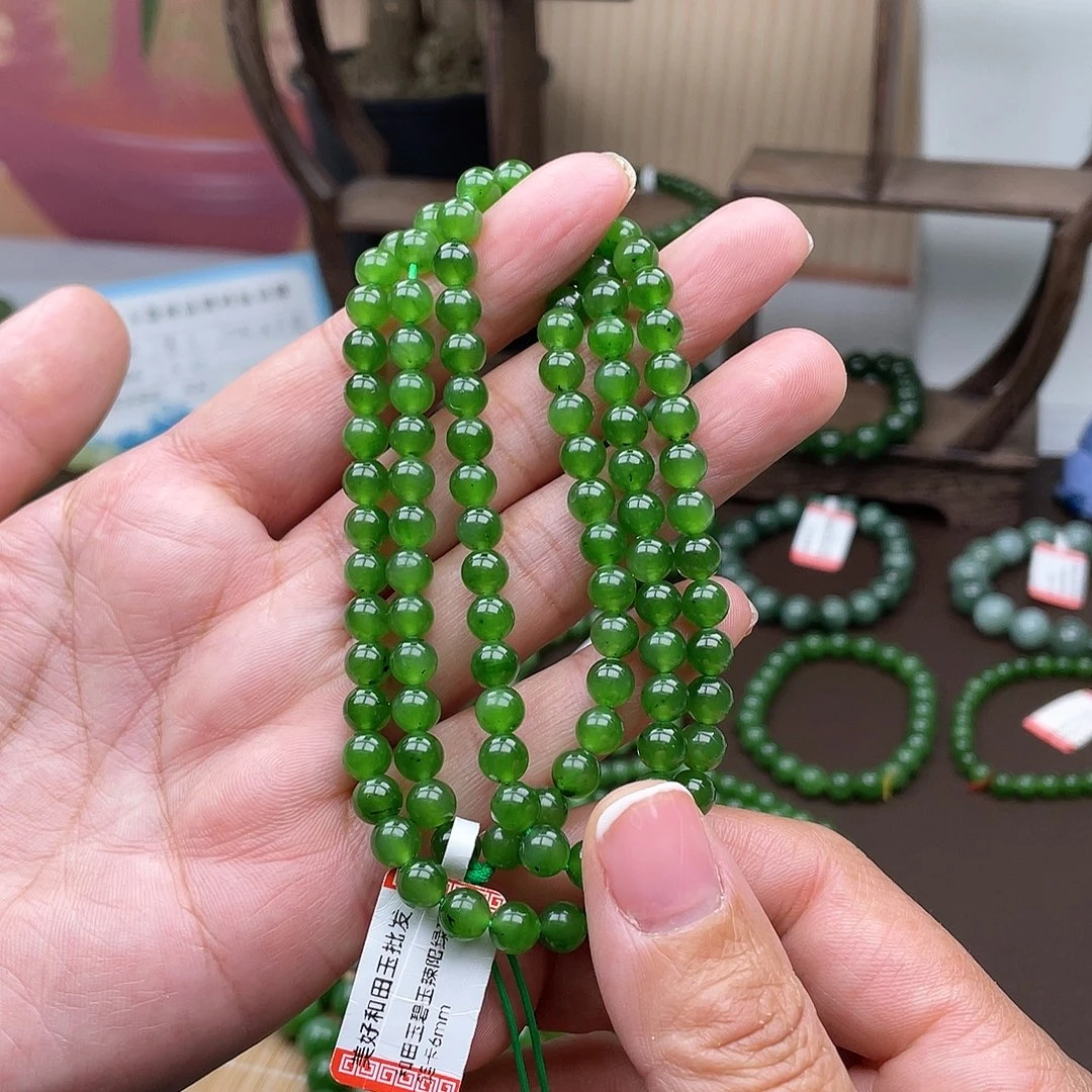 和田玉未镶嵌颈饰辣阳绿卡6