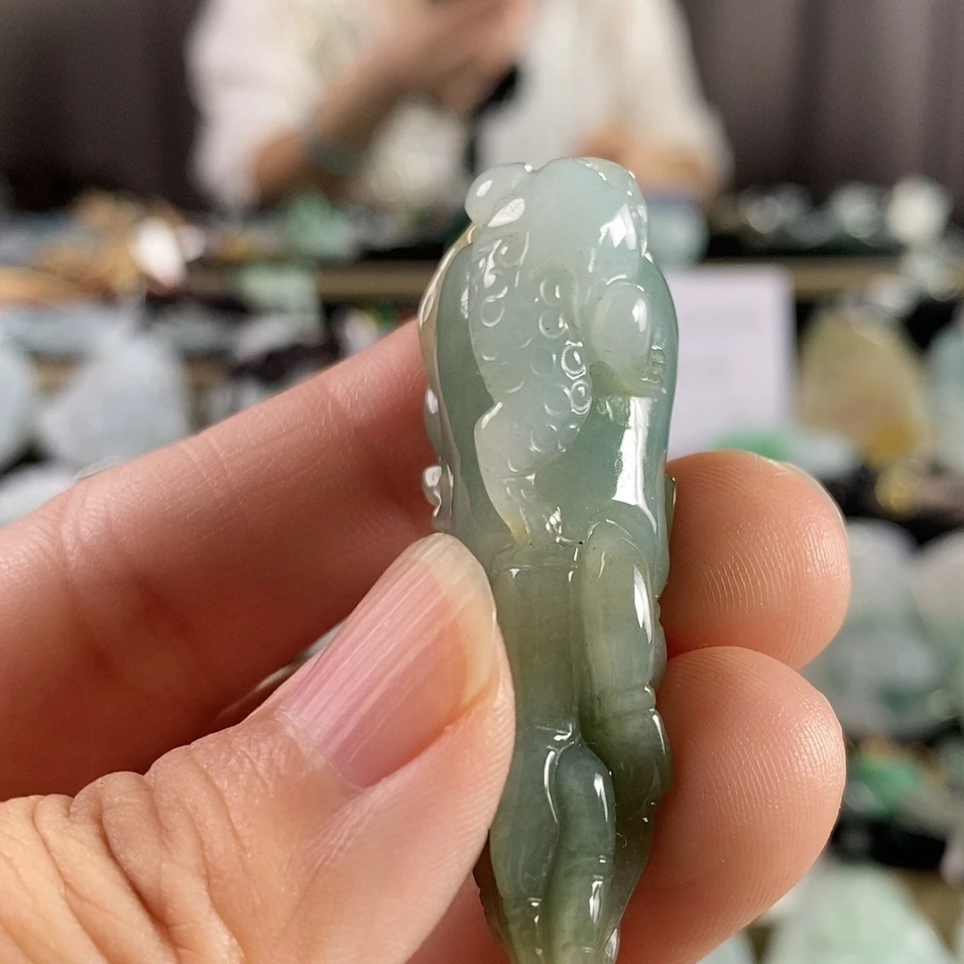 翡翠未镶嵌颈饰吊坠