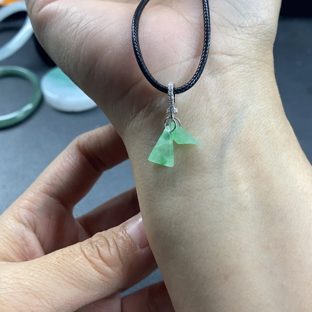 翡翠未镶嵌颈饰天然翡翠