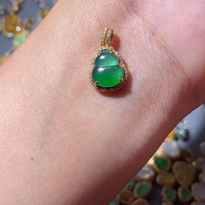 吊坠(不含链)18K金镶嵌翡翠