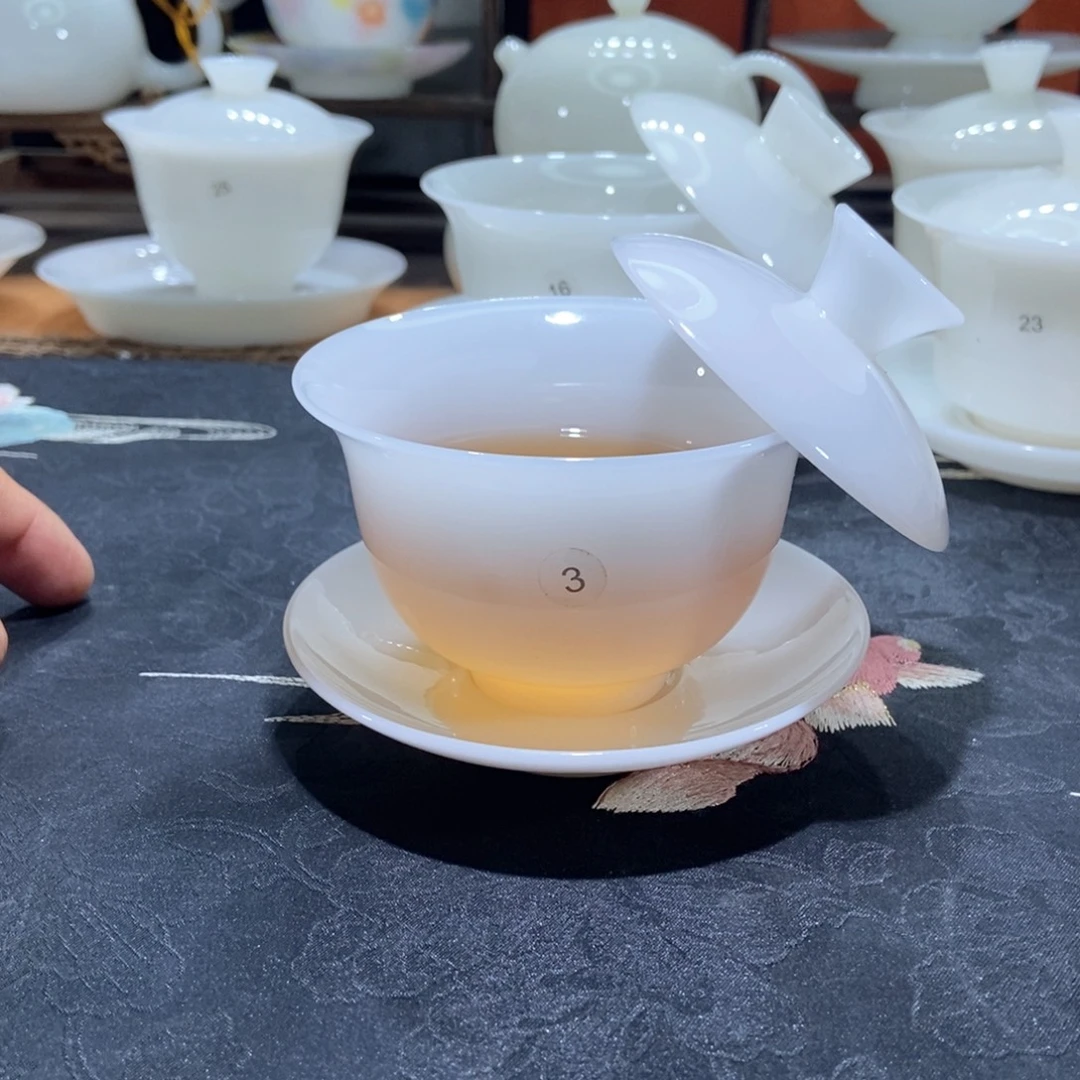 我想和她好好聊聊呢可是他的态度