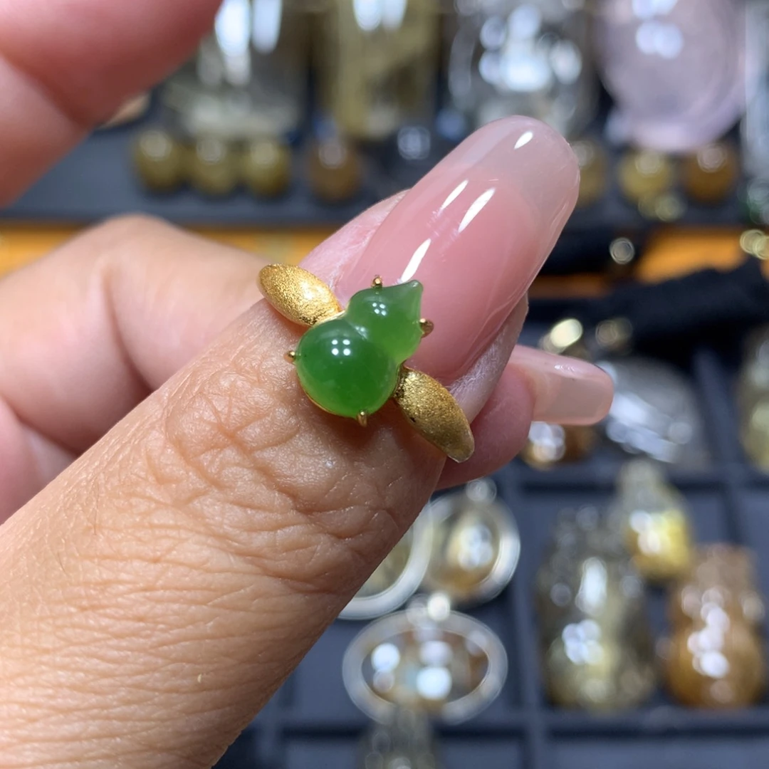 哈***呀和田玉戒指银S925镀金镶嵌