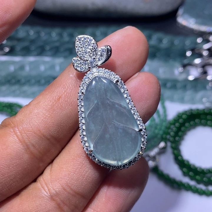 翡翠未镶嵌颈饰天然翡翠