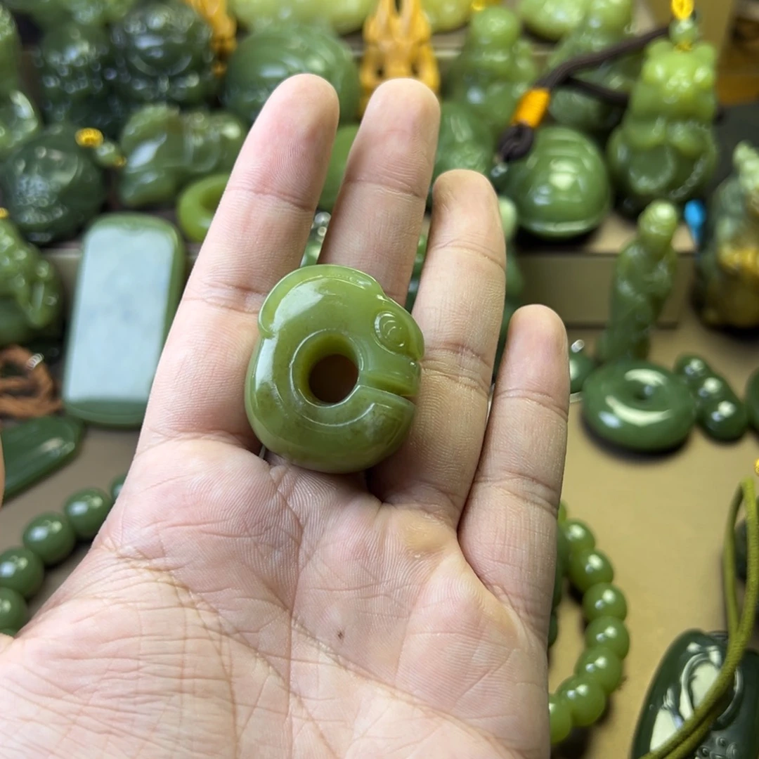 岫岩老玉（透闪石质玉）挂件未镶嵌道*