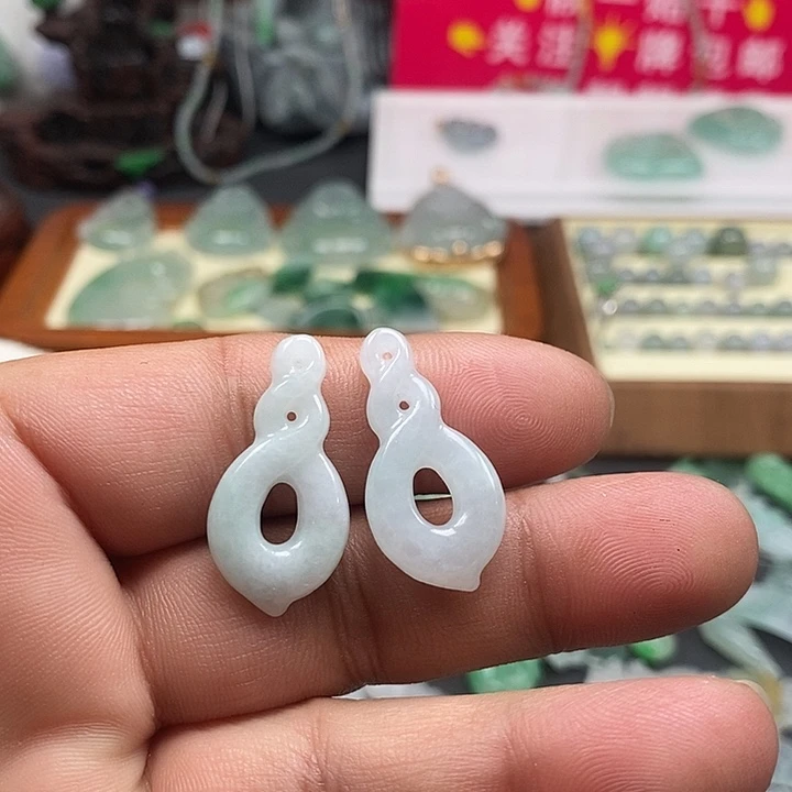 吊坠(不含链)未镶嵌翡翠一个25