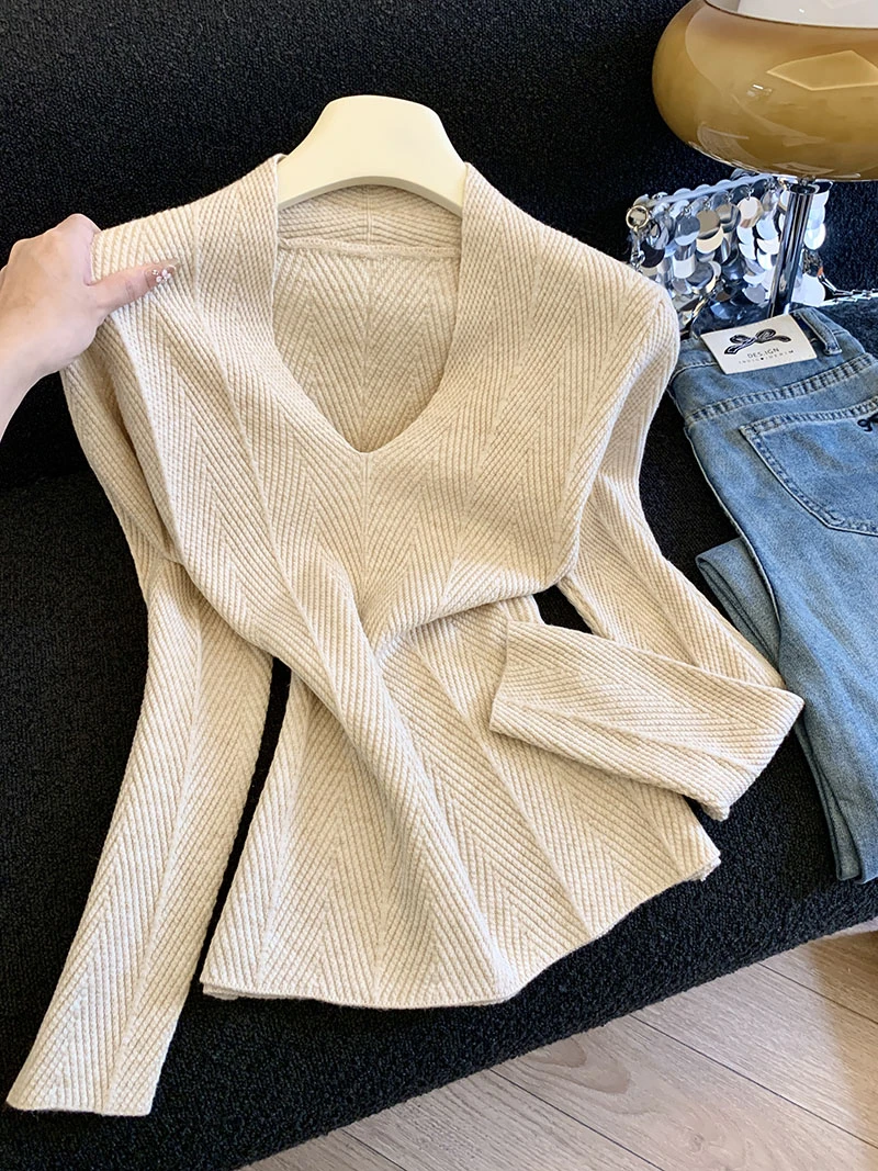 秋季新款V领洋气打底衫韩版修身高弹软糯针织衫新款潮牌女装