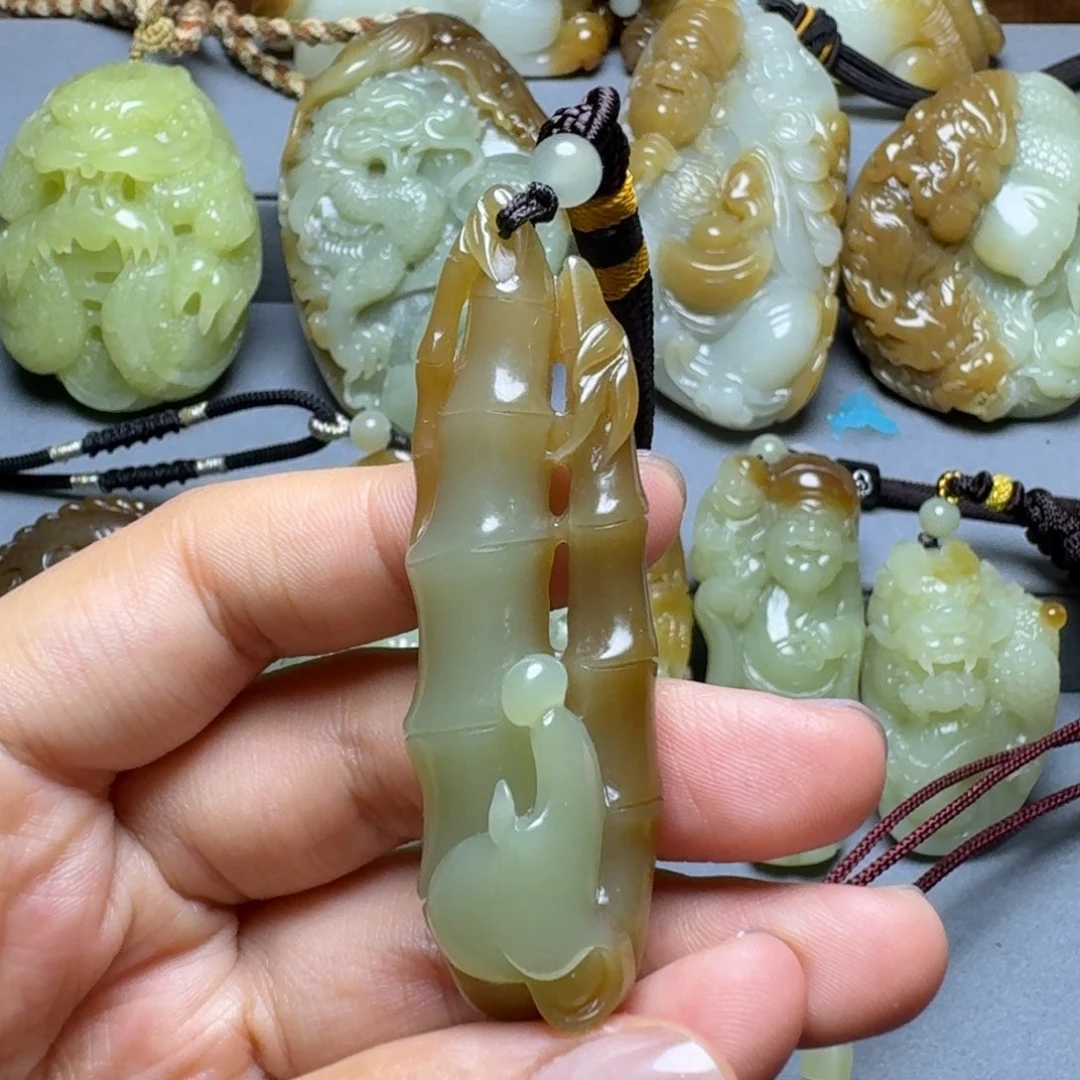 颈饰未镶嵌和田玉