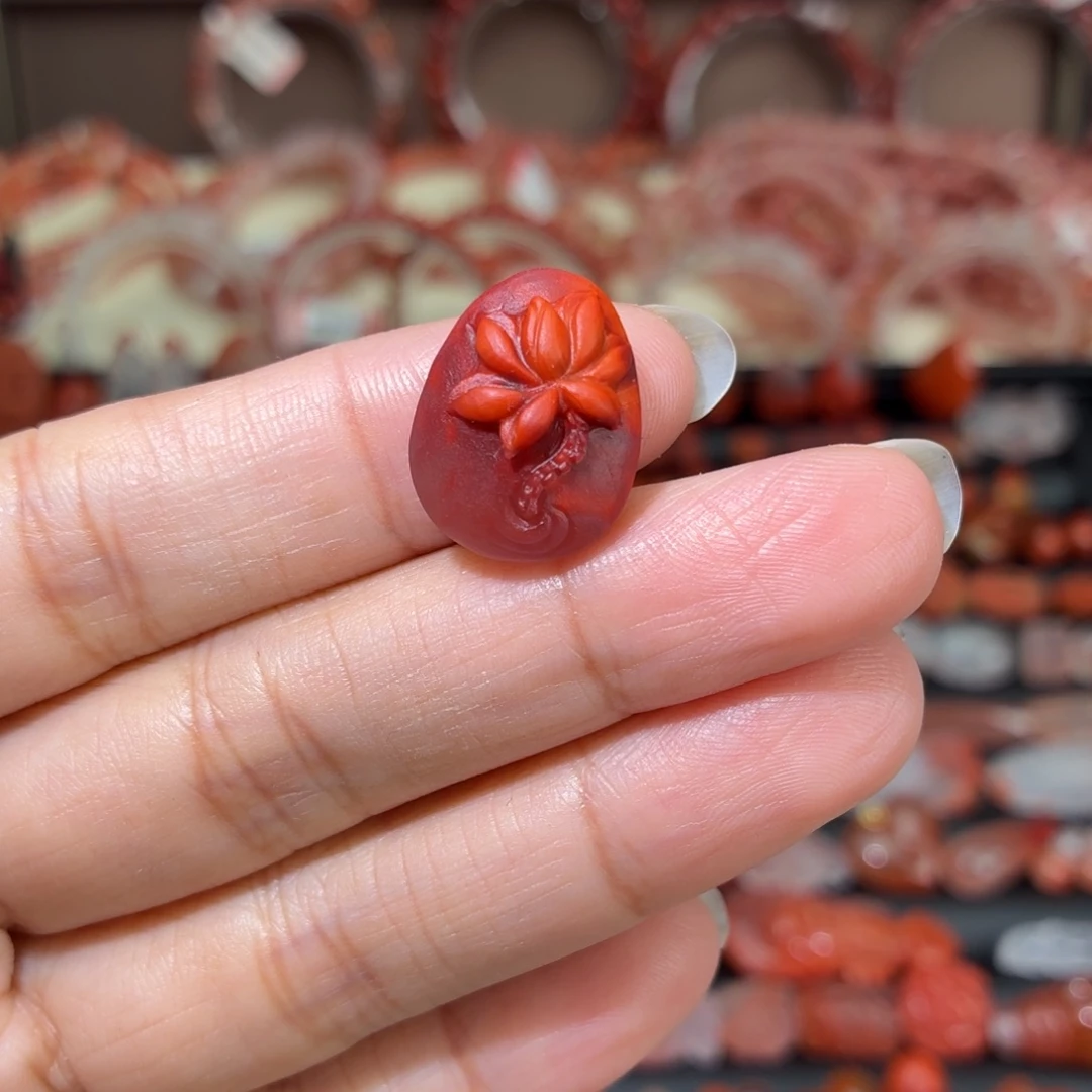 *****南红玛瑙未镶嵌颈饰莲花牌子