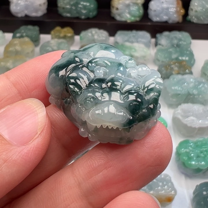 颈饰未镶嵌翡翠貔貅