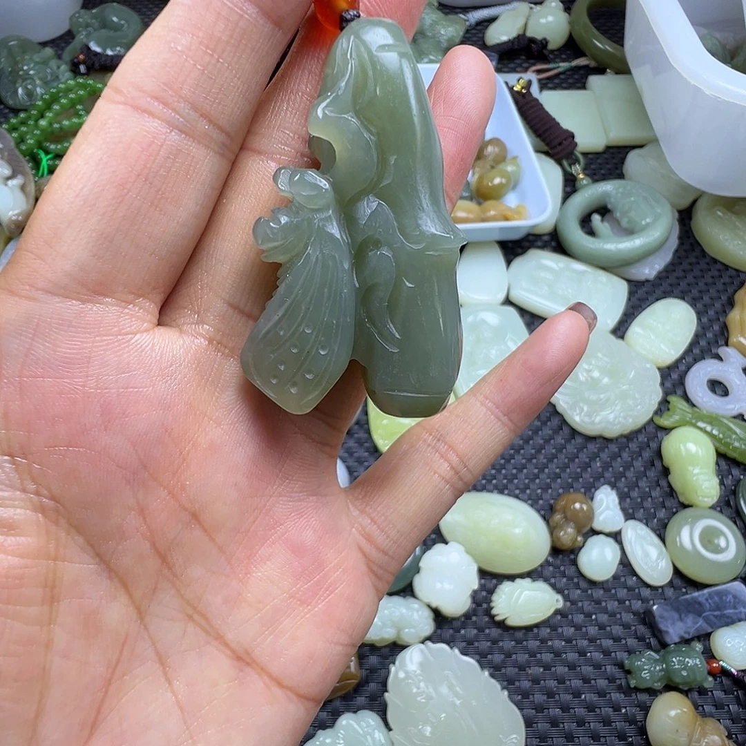 和田玉未镶嵌颈饰买断不退不换，卡52