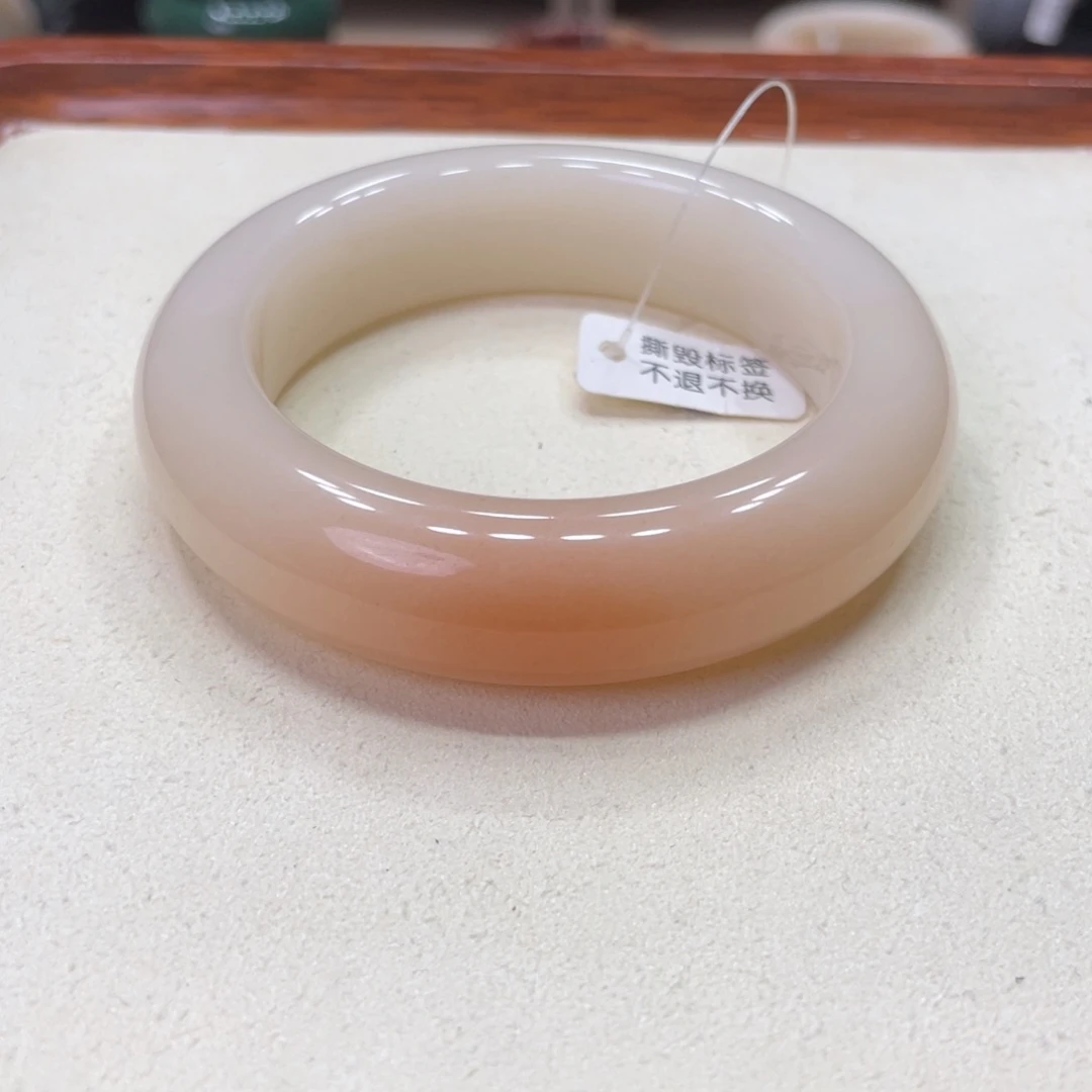 未镶嵌手镯石英岩玉