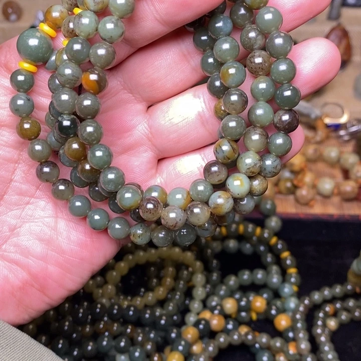 和田玉未镶嵌颈饰卡8.108