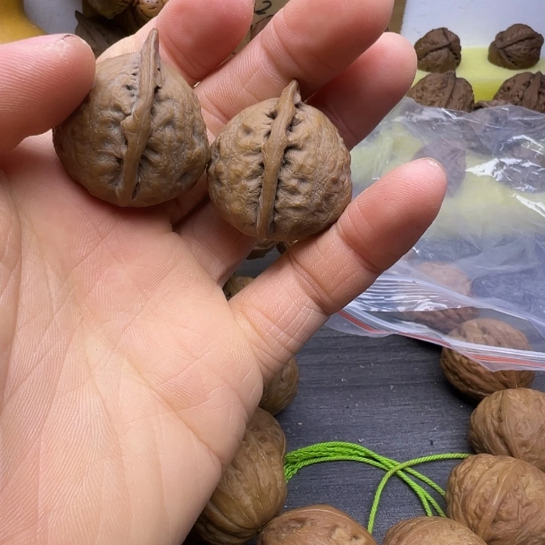 吊坠猴头核桃野生山核桃，原皮原色