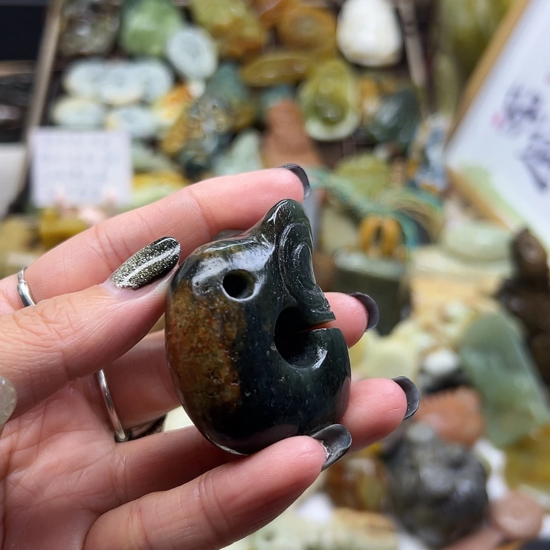 翊***儿颈饰未镶嵌岫岩河磨玉（透闪石质玉）河磨玉猪龙