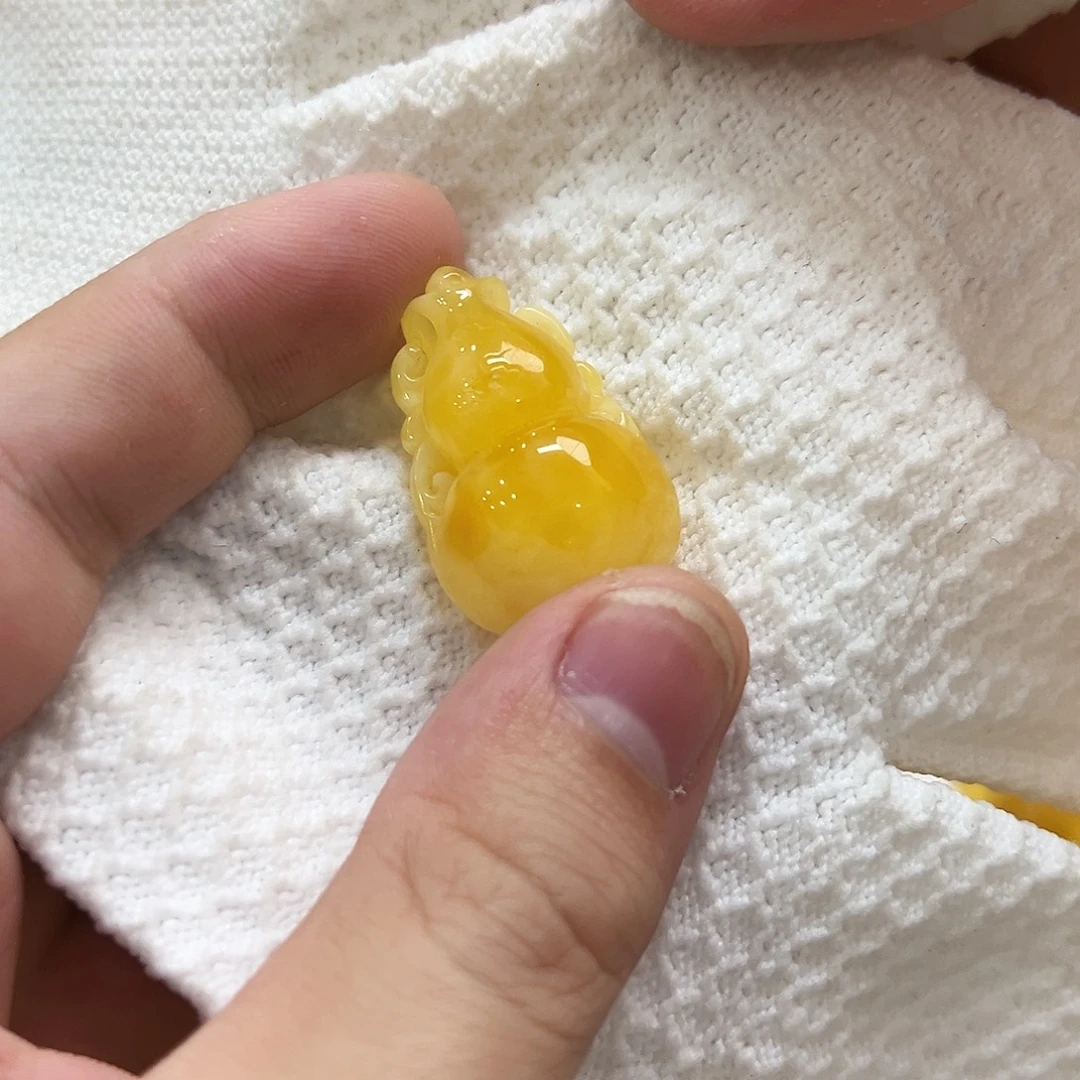 蜜蜡未镶嵌珠宝奇石