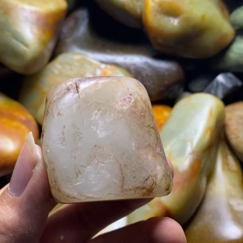 未镶嵌和田玉（糖玉）挂件