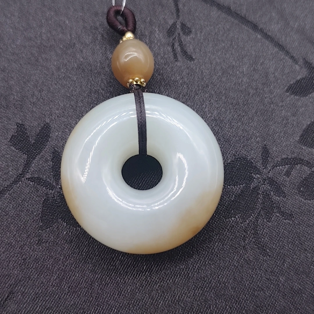 【国玉甄品】 PA001和田玉糖白吊坠 30-37mm