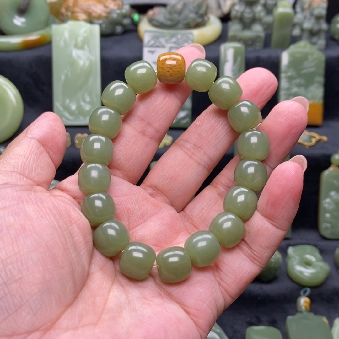 未镶嵌手串岫岩河磨玉（透闪石质玉）
