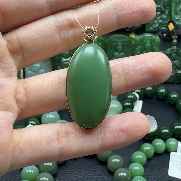 和田玉18K金镶嵌颈饰