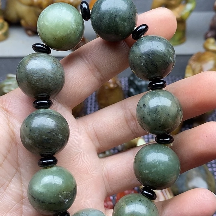 未镶嵌蛇纹石玉颈饰