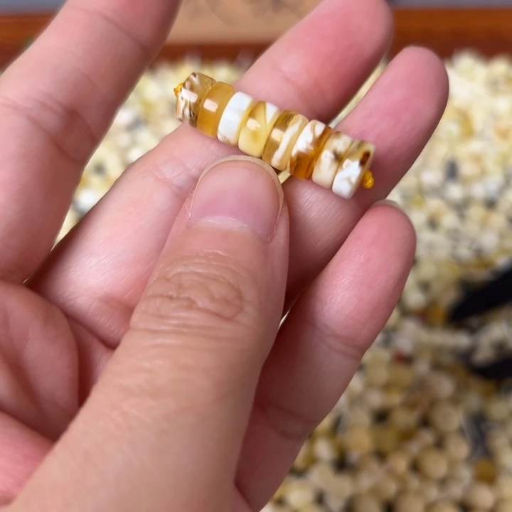 蜜蜡未镶嵌裸石8.5mm一组