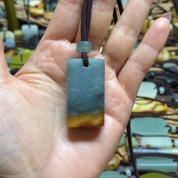 蛇纹石玉未镶嵌挂件超*神
