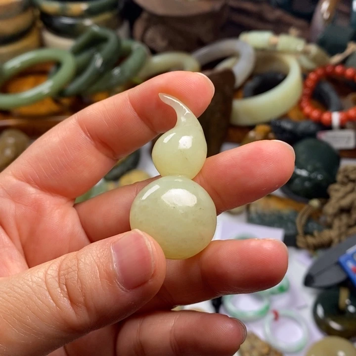 岫岩河磨玉（透闪石质玉）未镶嵌颈饰