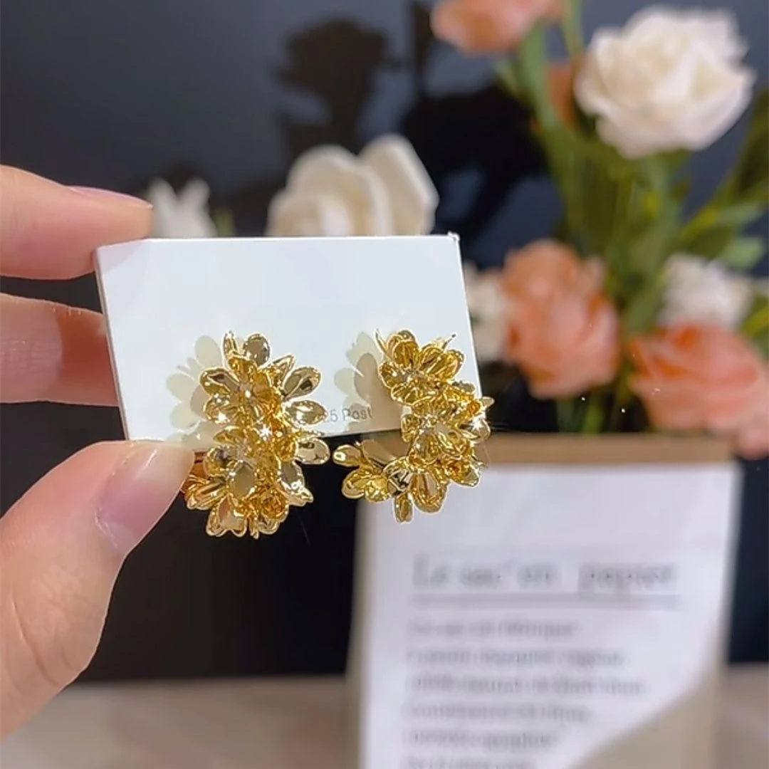 铜合金耳饰 法式宫廷风金色花朵C型耳钉小众设计感复古港风气质