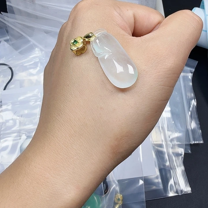 颈饰未镶嵌翡翠吊坠50