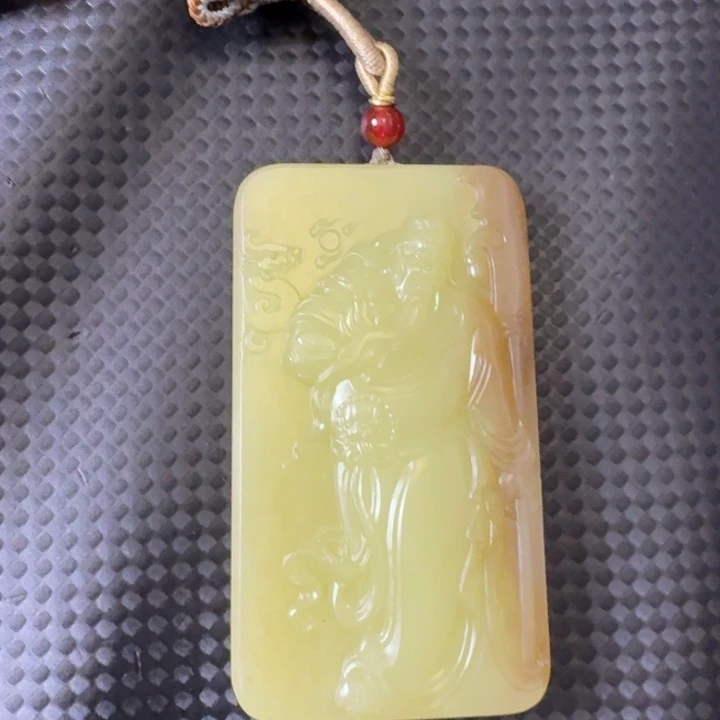 颈饰未镶嵌和田玉鸡油黄关公