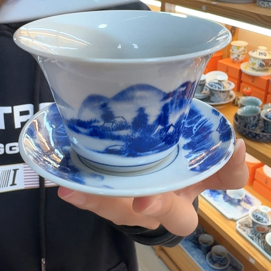 盖碗里的水煮开后放入