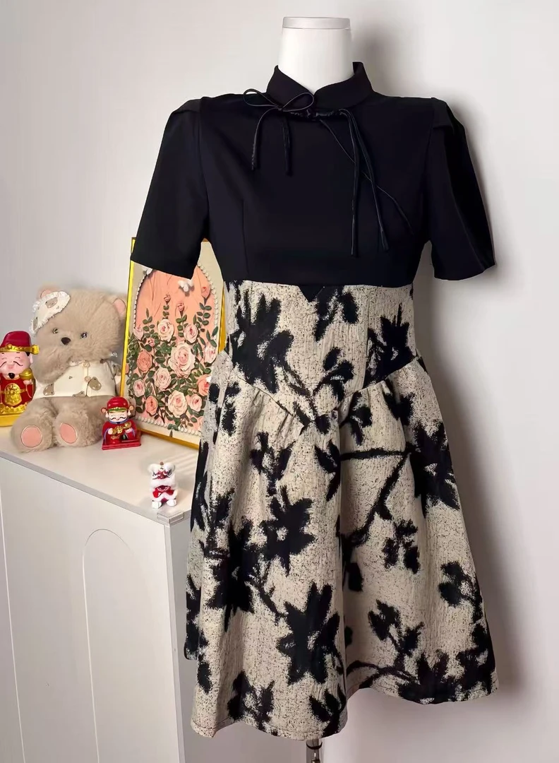 连衣裙欧若动感风法式碎花复古夏季收腰新中式褶皱显瘦气质泡泡袖