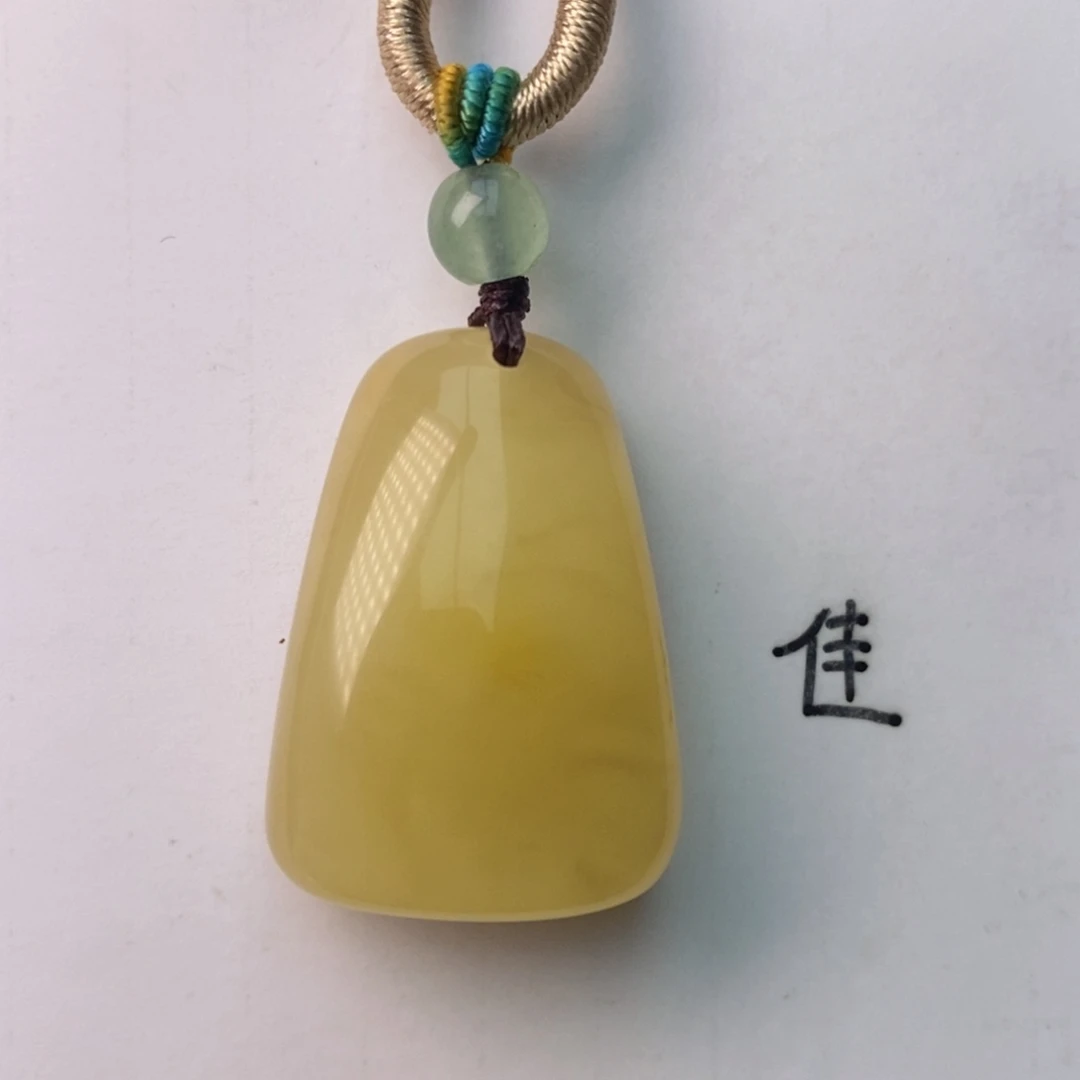未镶嵌琥珀珠宝奇石