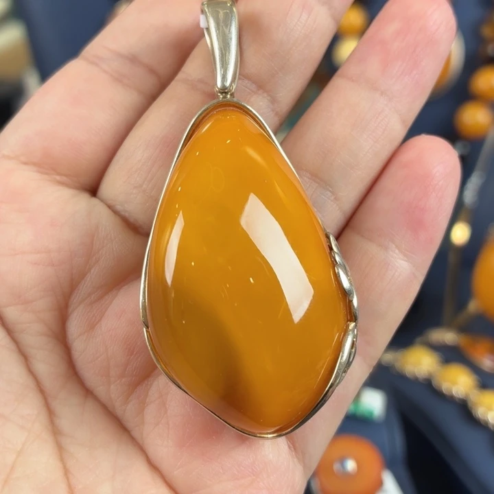 琥珀银S925镀金镶嵌颈饰