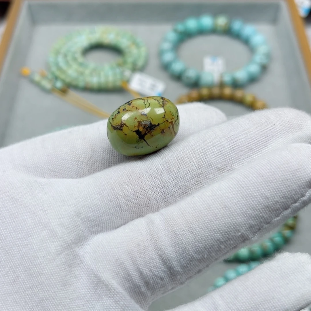 绿松石未镶嵌挂件