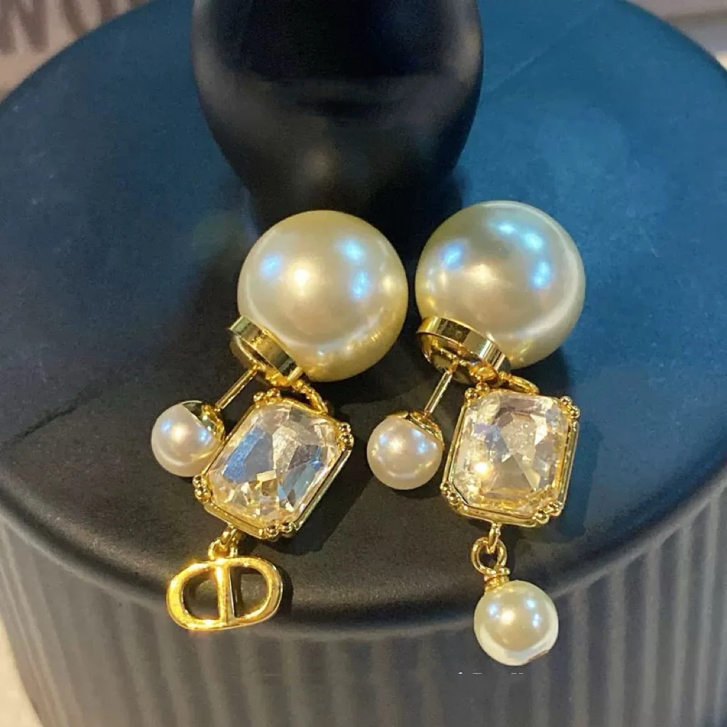 铜合金仿珍珠耳饰 韦雪同款时尚轻奢高级感方糖珠珠耳环