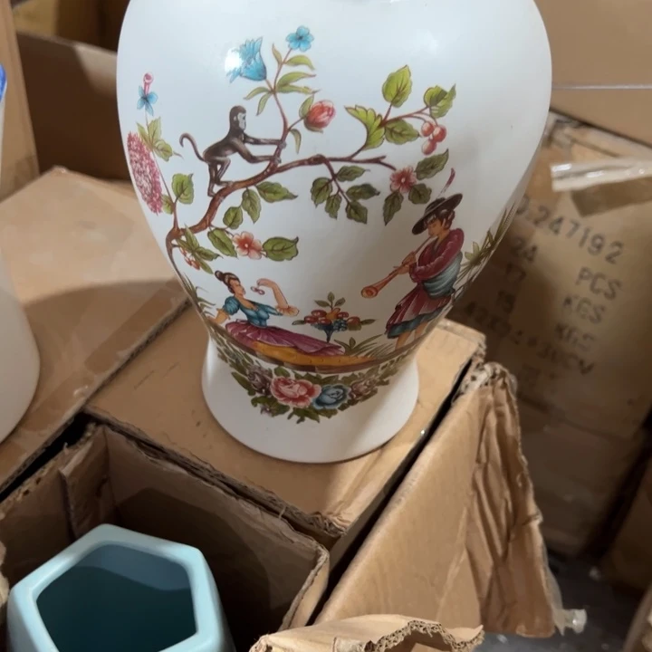 陶瓷花瓶摆件外贸出口（微瑕）高21口6公分