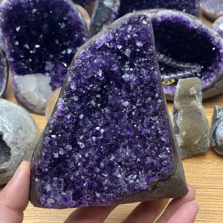 紫晶水晶摆件未镶嵌