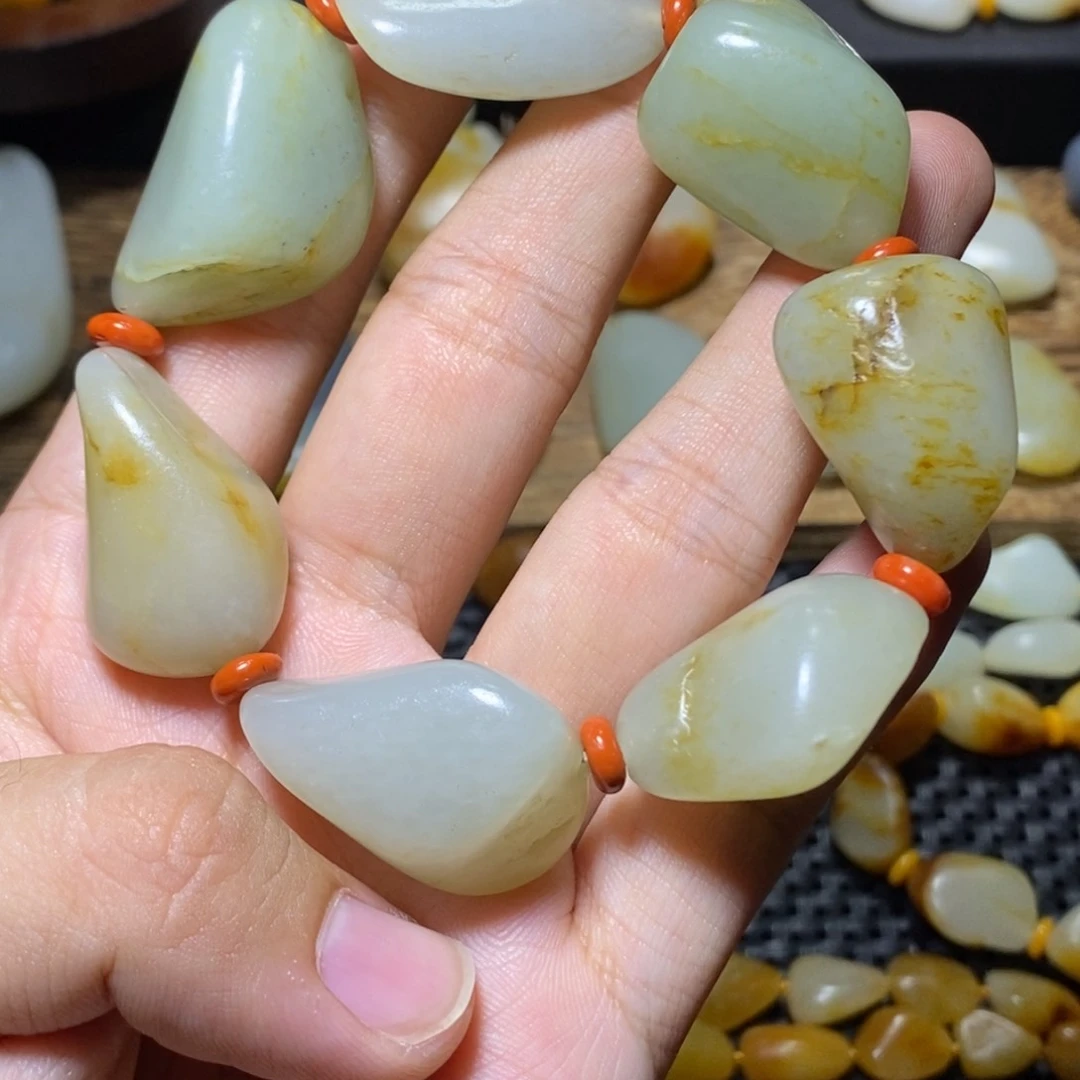 和田玉未镶嵌把件哪****雨