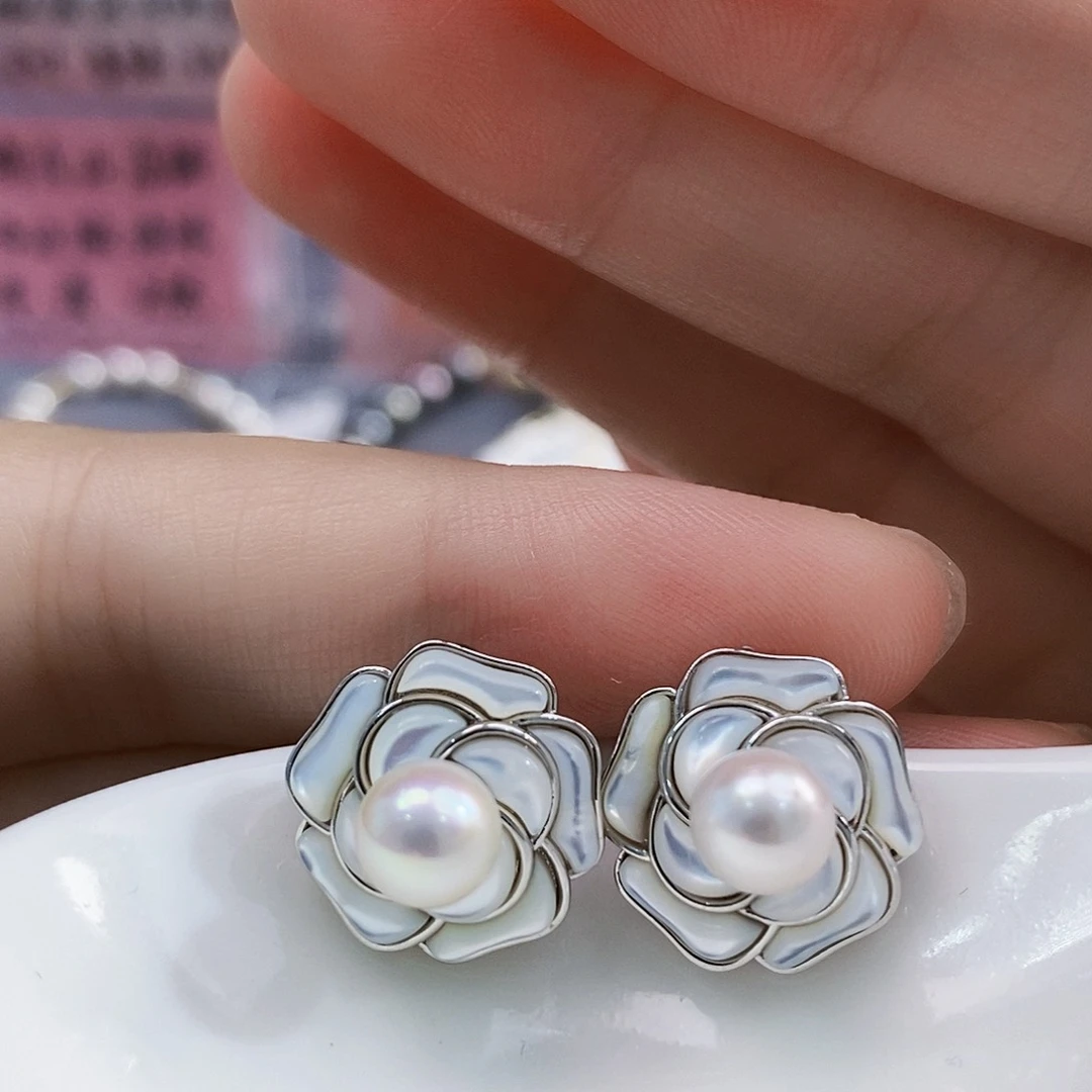 银S925镶嵌特价8A极光山茶花耳饰淡水珍珠