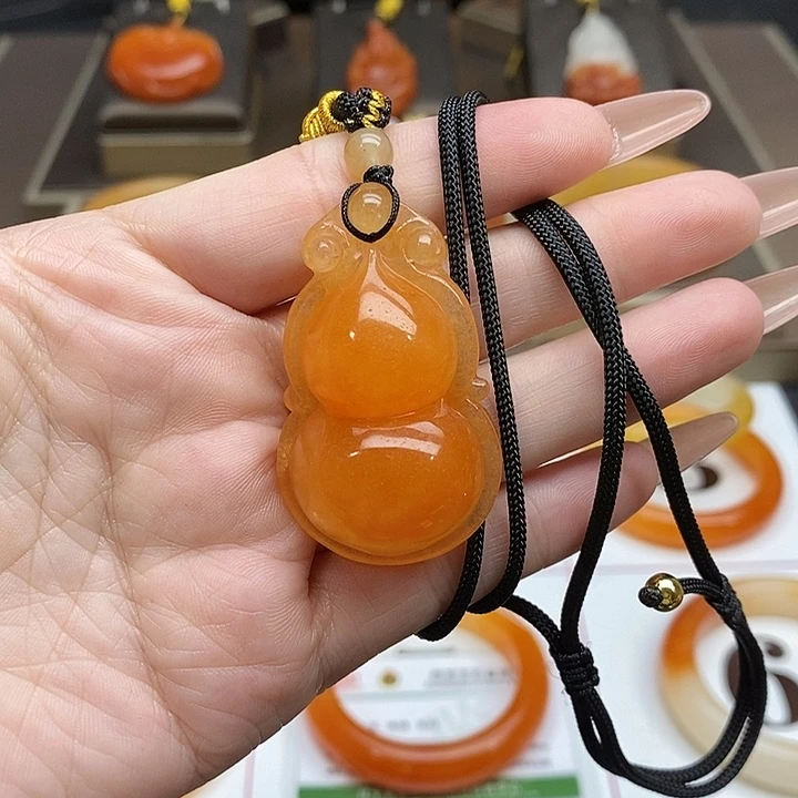 石英质玉（黄龙玉）未镶嵌吊坠