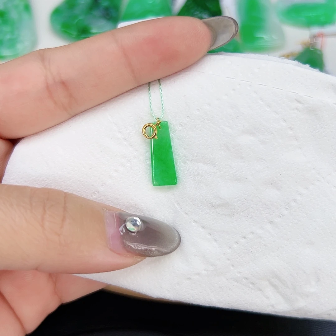 翡翠颈饰18K金镶嵌天然Ａ货翡翠