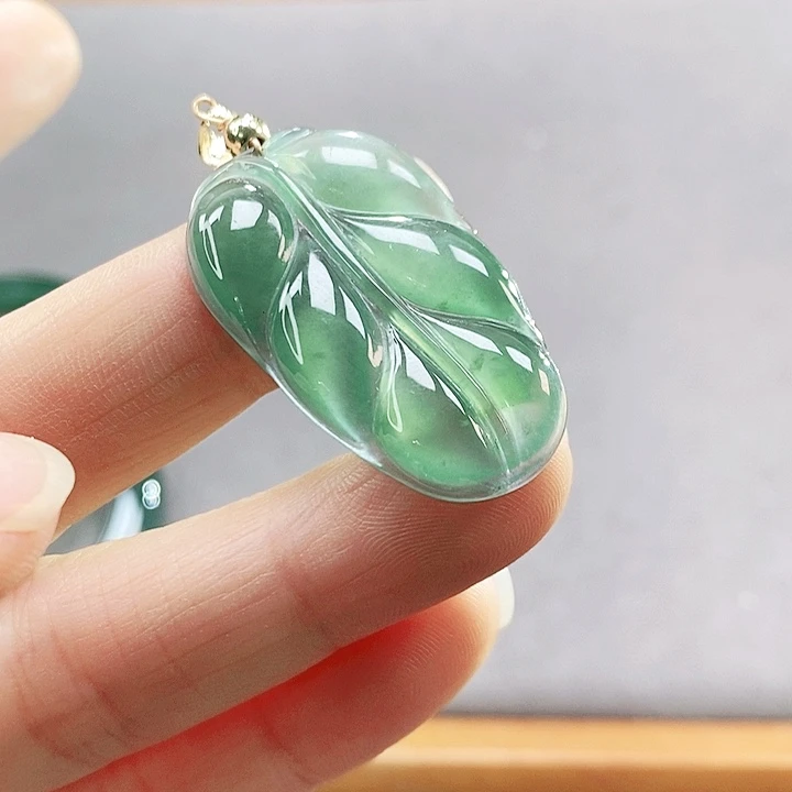 翡翠未镶嵌手镯（圆镯）