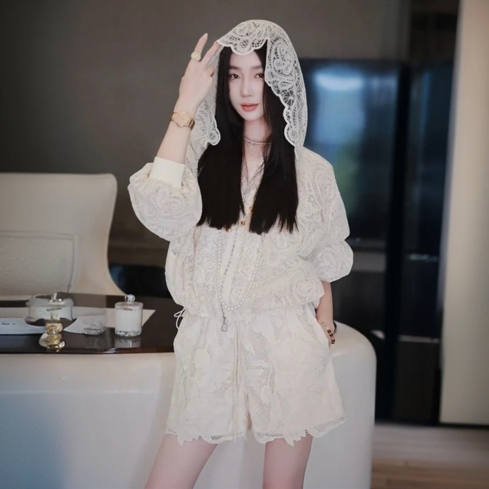 小香风休闲时尚套装女小个子气质米色镂空蕾丝连帽外套短裤两件套