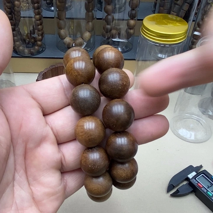 沉香沉香碎屑越南富森红土1.8